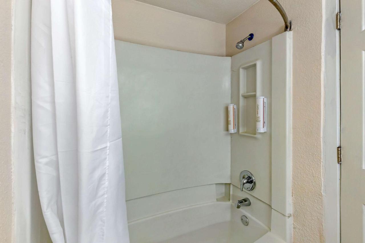Suburban Extended Stay Hotel 롤리 외부 사진